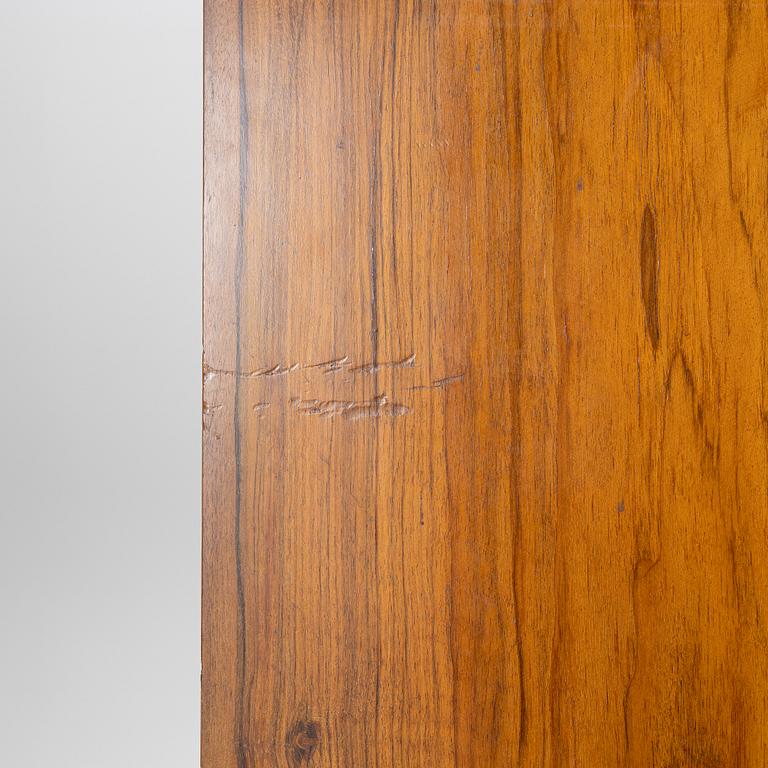 A pair of book cases, circa 1900.