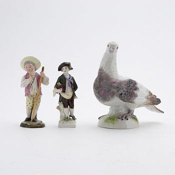 260. Figuriner, 3 st, porslin. Berlin, Höchst, samt troligen Samson, 1800 samt 1900-tal.