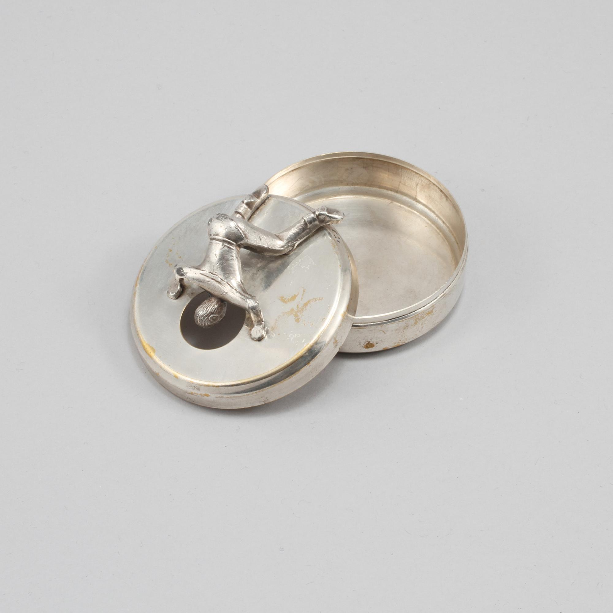 MASCHETTKNAPPASK, "”Originell", försilvrad mässing, Widerholm & Dahlberg, Eskilstuna, 1930/40-tal.