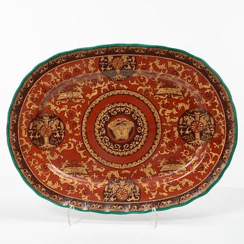 A charger, Adèle Carey, Paul Hugo, China, 21st century.