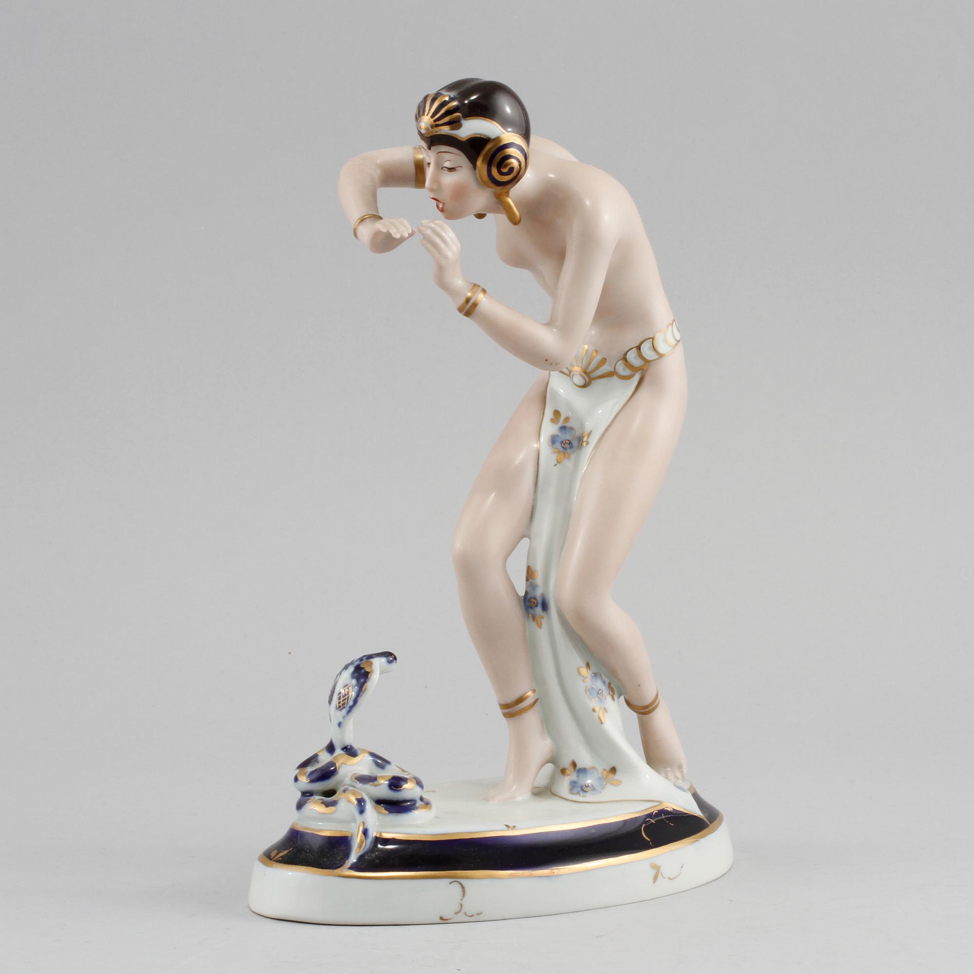 FIGURIN, porslin, Royal Dux, Tjeckoslovakien, 1900-talets första hälft.