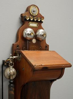 VÄGGTELEFON, LM Ericsson, Stockholm, omkring år 1900.