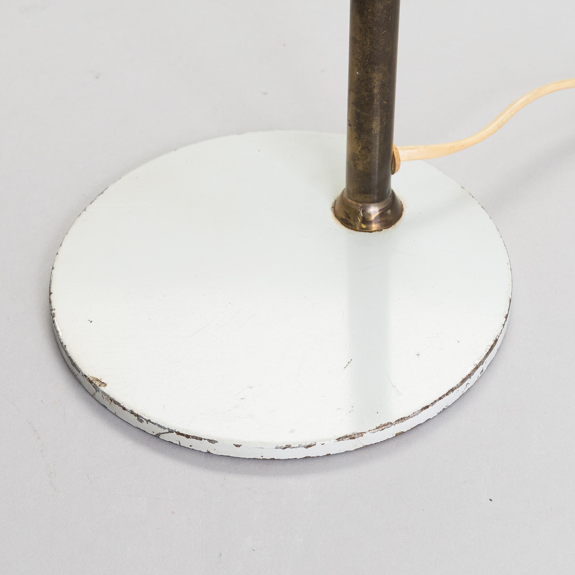 Paavo Tynell, A mid-20th-century '9227' table lamp for Idman, Finland.