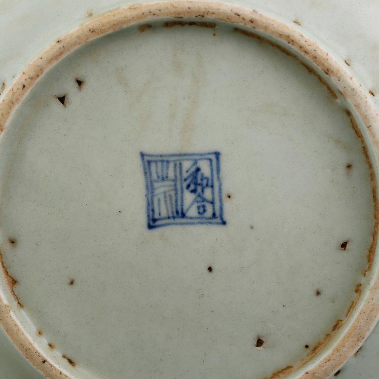 FAT, porslin, sannolikt Japan, 1800-tal.