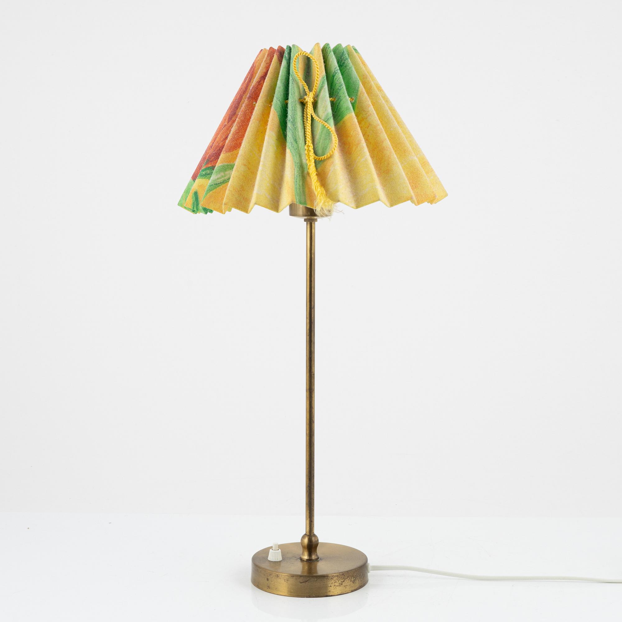 Josef Frank, a model 2332 brass table light, Firma Svenskt Tenn.