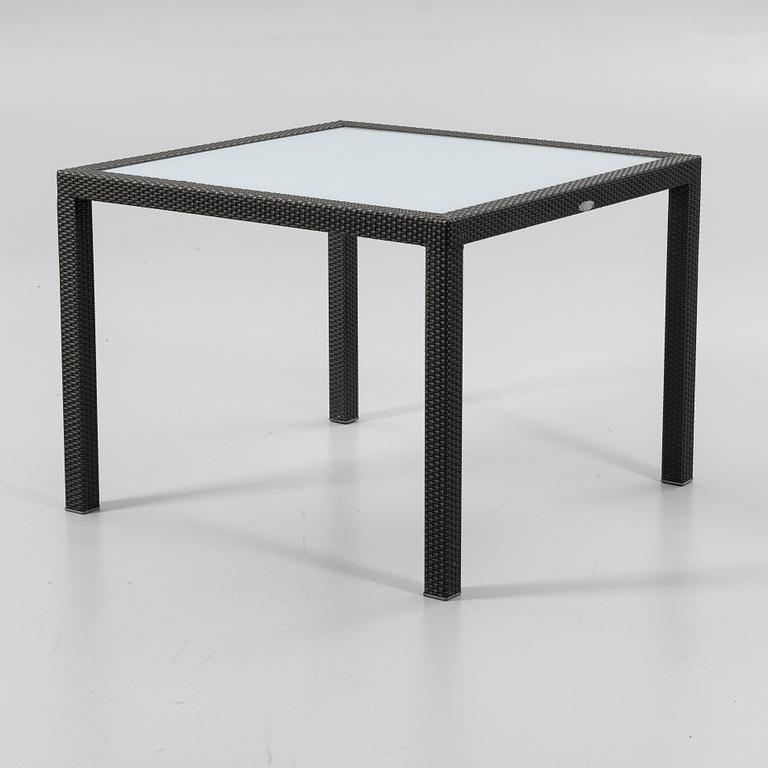 Trädgårdsbord, Dedon, 2000-tal.