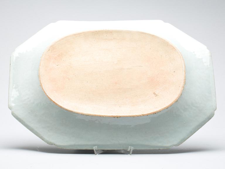 STEKFAT, porslin, Kina, Qian Long, (1736-1795).