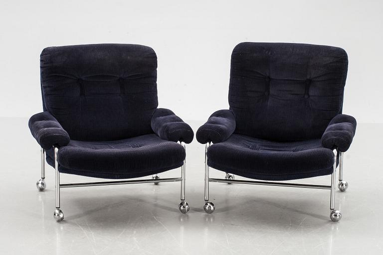 FÅTÖLJER, ett par, 1970-tal.