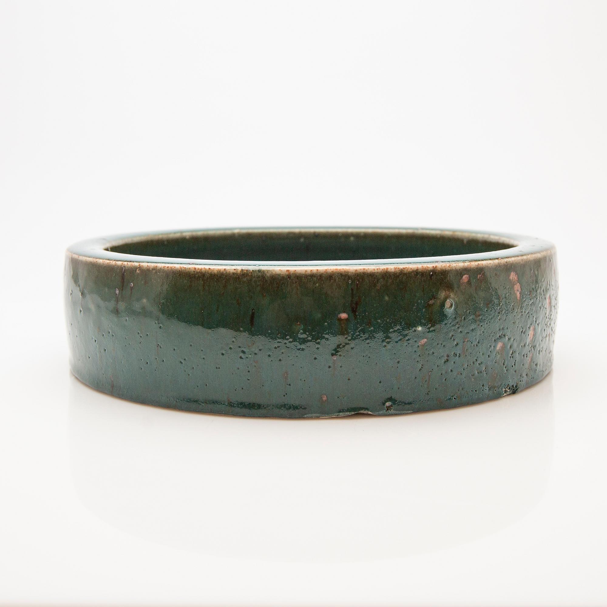 Marianne Westman, fat, stoneware. Rörstrand Atelier.