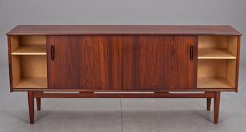 SIDEBOARD, Troeds, Bjärnum, 1900-talets andra hälft.