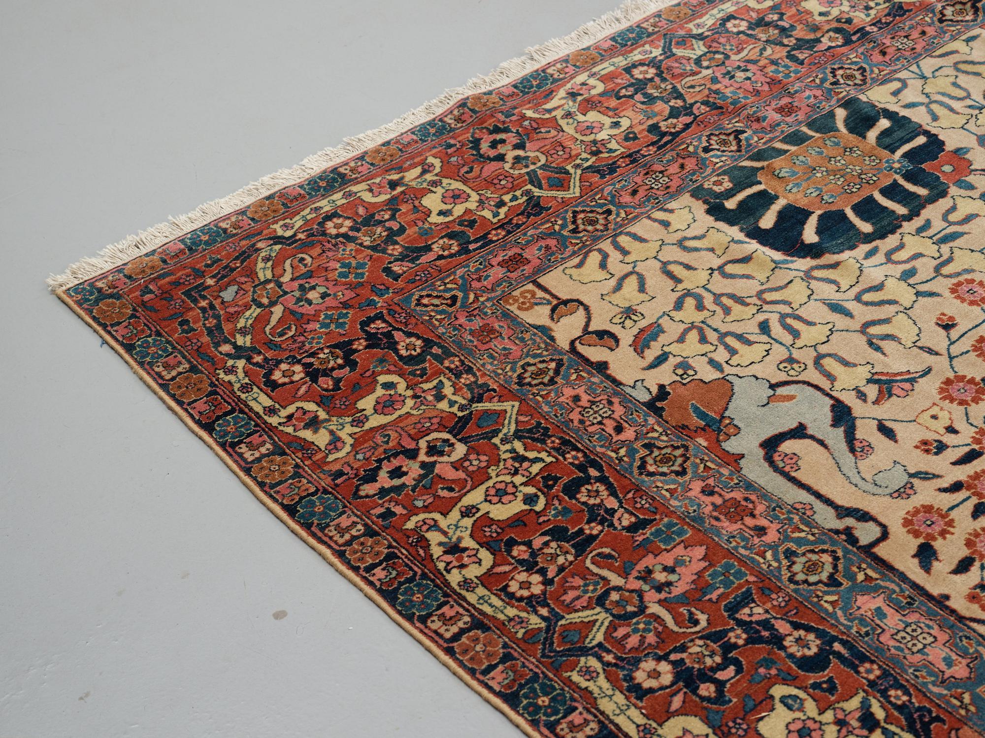 Matta, semiantik Täbris Petag, ca 393,5 x 303 cm.