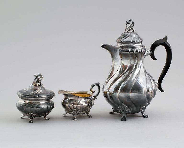 KAFFESERVIS, 3 delar, silver, CG Hallberg, Stockholm 1955-57. Vikt ca 842 gram.