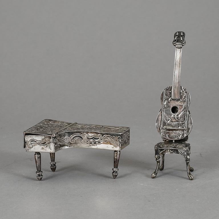 PARTI SILVER, 3 st, möjligen bland annat Frankrike, 1800-och 1900-tal. Vikt ca 110 g.