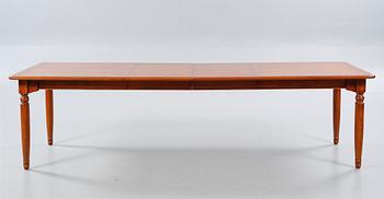 A dining set with seven pieces, designed Louis Philippe, Selva, from late 20th century.