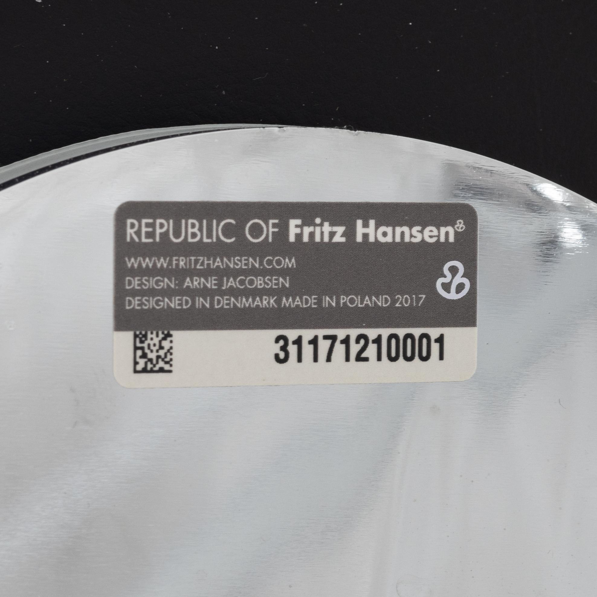 Arne Jacobsen, skrivbordsstol, "Sjuan", Fritz Hansen, daterad 2017.