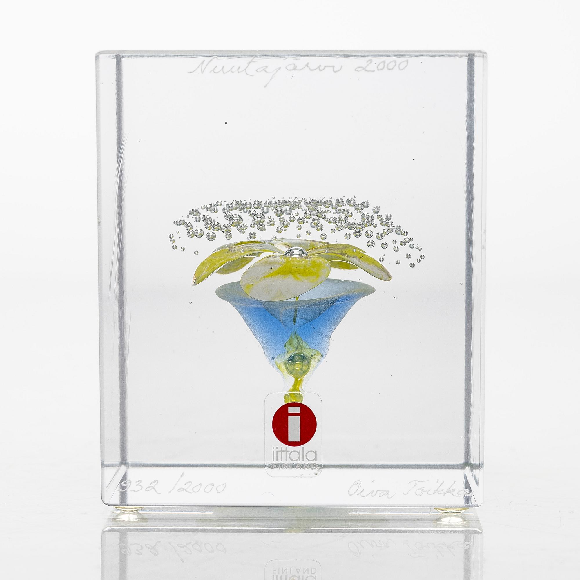 Oiva Toikka, vuosikuutio 2000, signeerattu Oiva Toikka Nuutajärvi 2000, 932/2000.