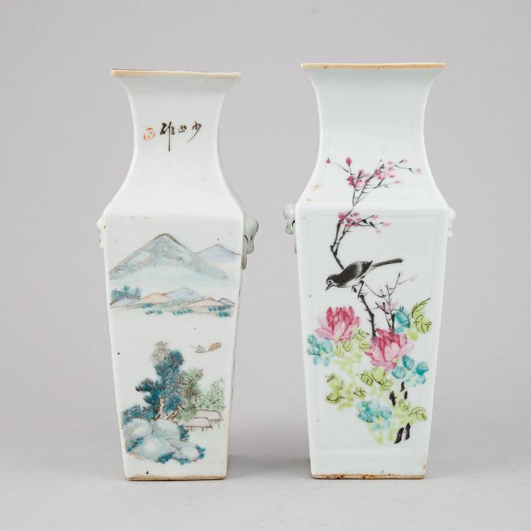 Two Qing dynasti vases, turn of the century.