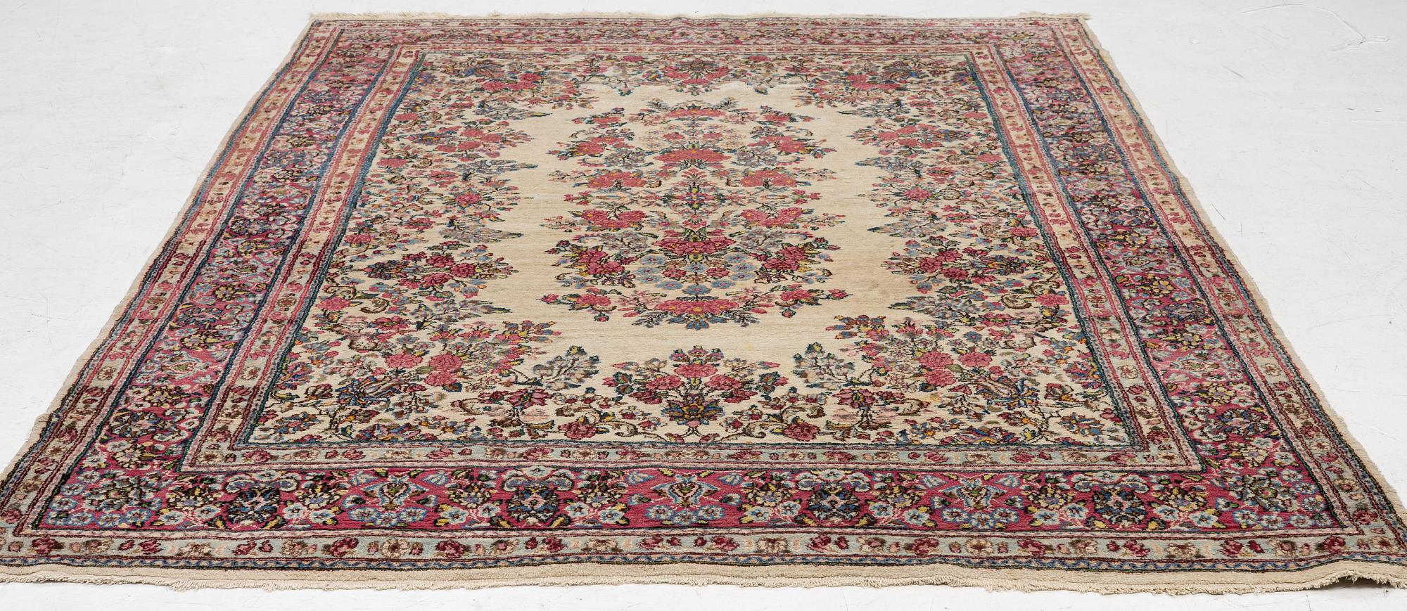 Carpet, Kirman, approx. 290 x 210 cm.