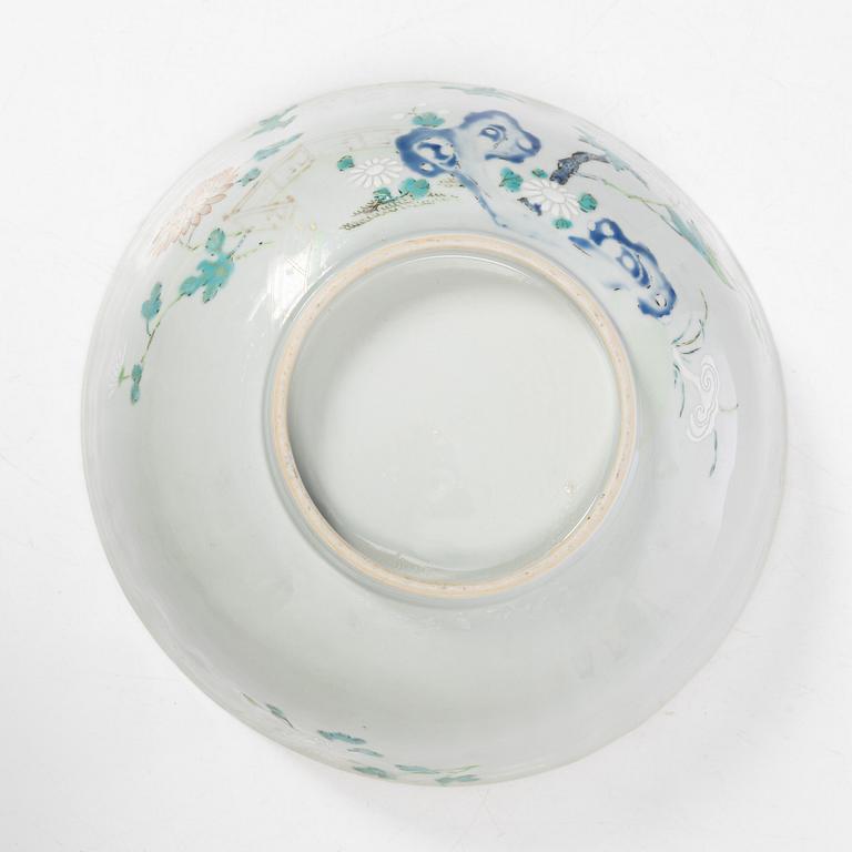 Skål samt tallrikar, ett par, porslin, Kina, Yongcheng (1723-35).