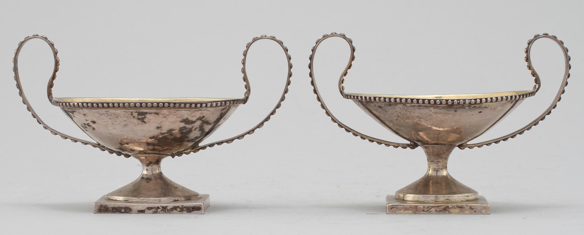 SALTKAR, ett par, silver, Petter Gillberg, Varberg, 1791. Vikt 150 g.