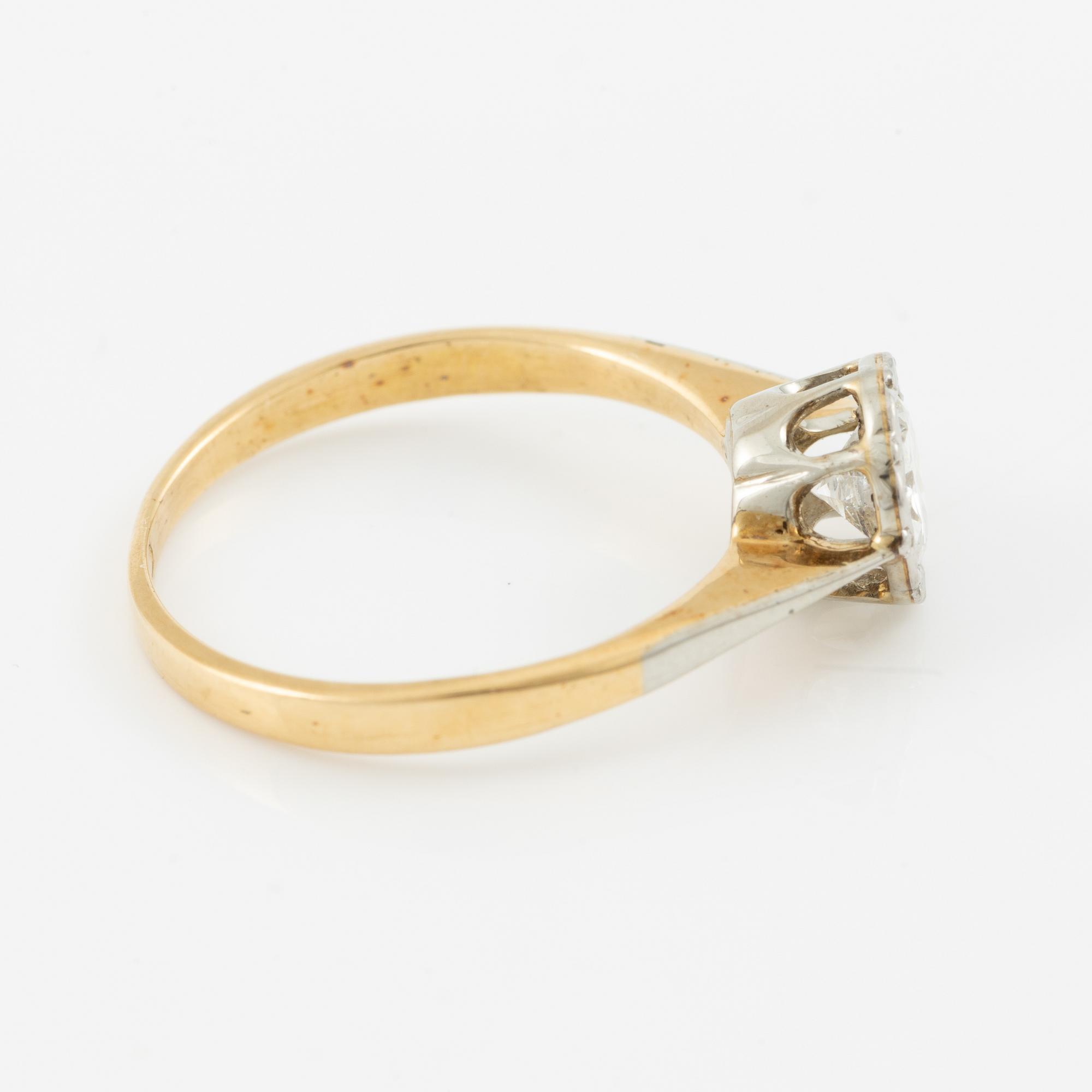 Ring, 18K guld och platina med briljantslipad diamant.