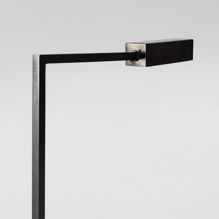 Golvlampa, "Atley", Vaughan Lightning, samtida.