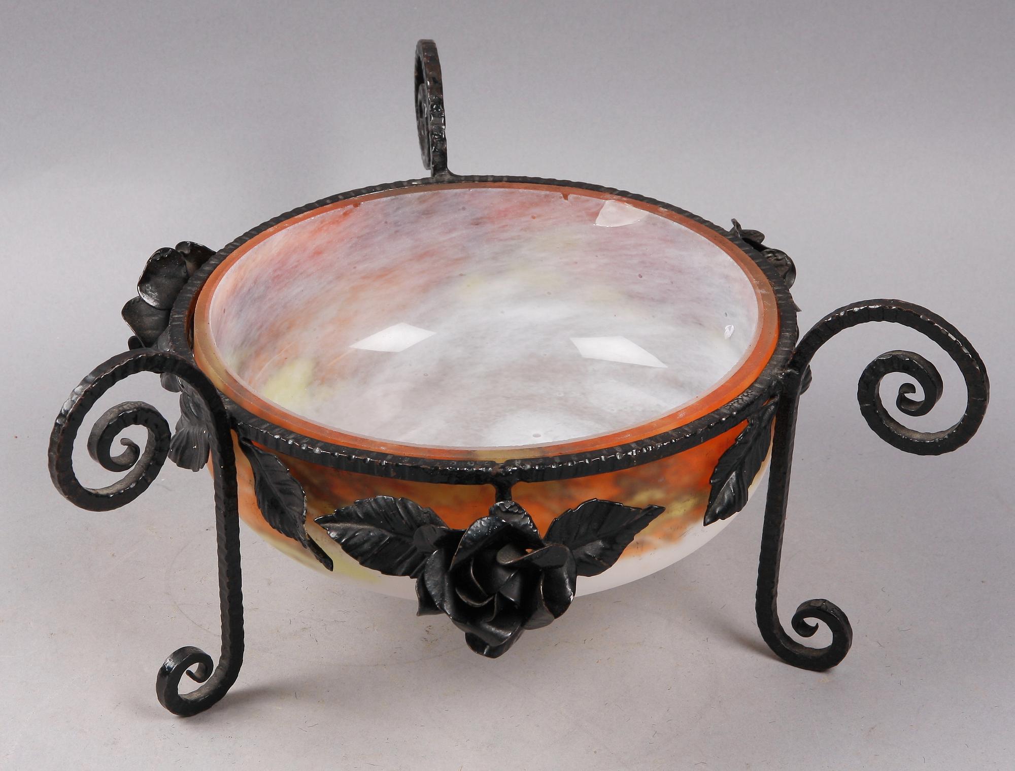 SKÅL, järnsmide och glas, Art deco stil. 1900-tal.