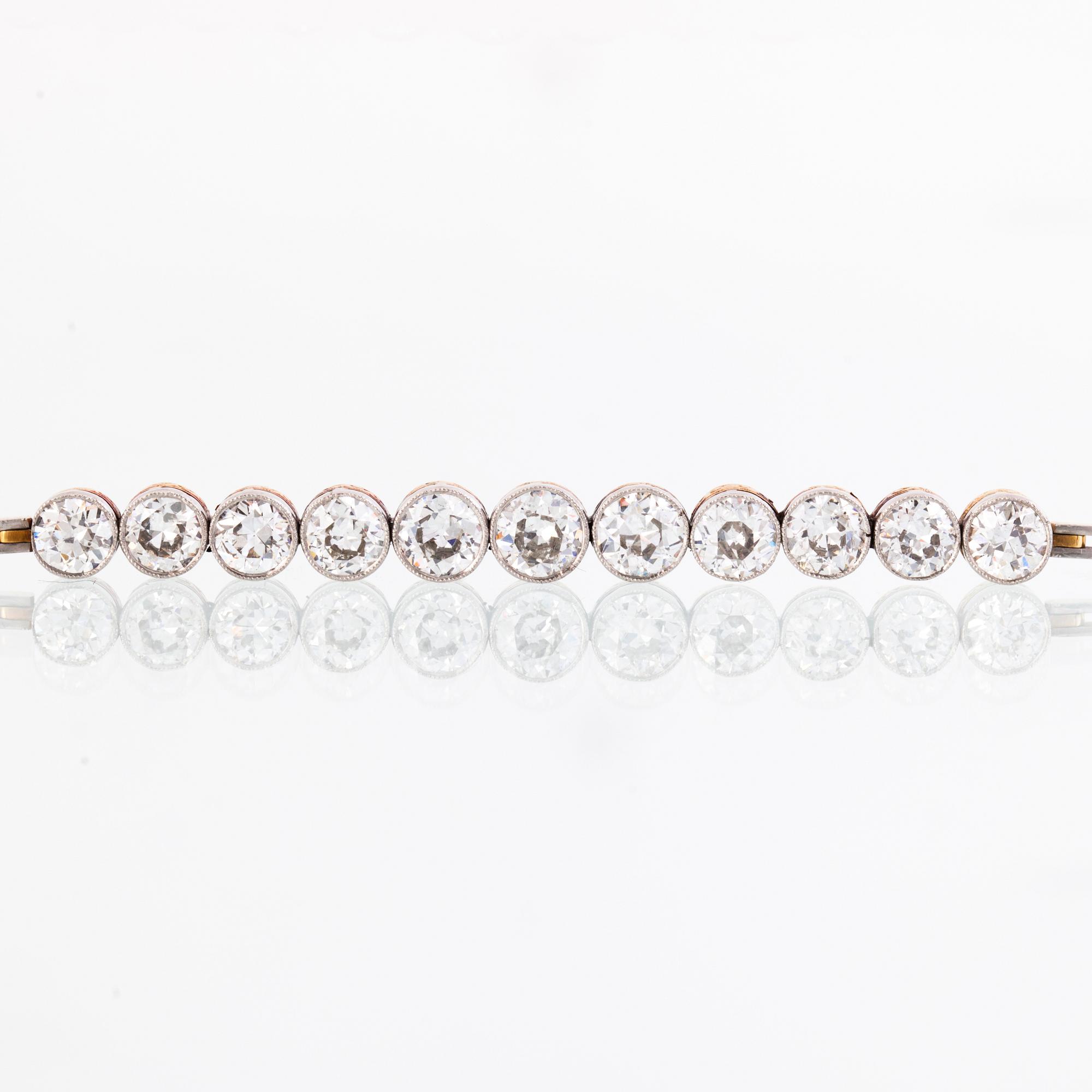 A BRACELET, old cut diamonds, 18K gold. Stockholm 1916.