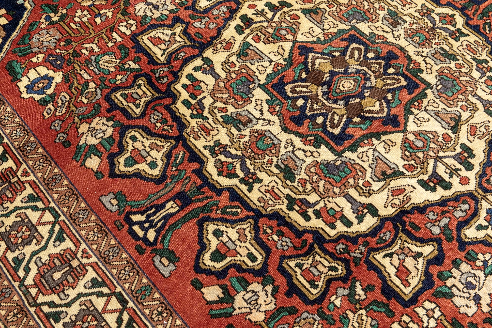 Matta, Bakhtiar, ca 308 x 215 cm.