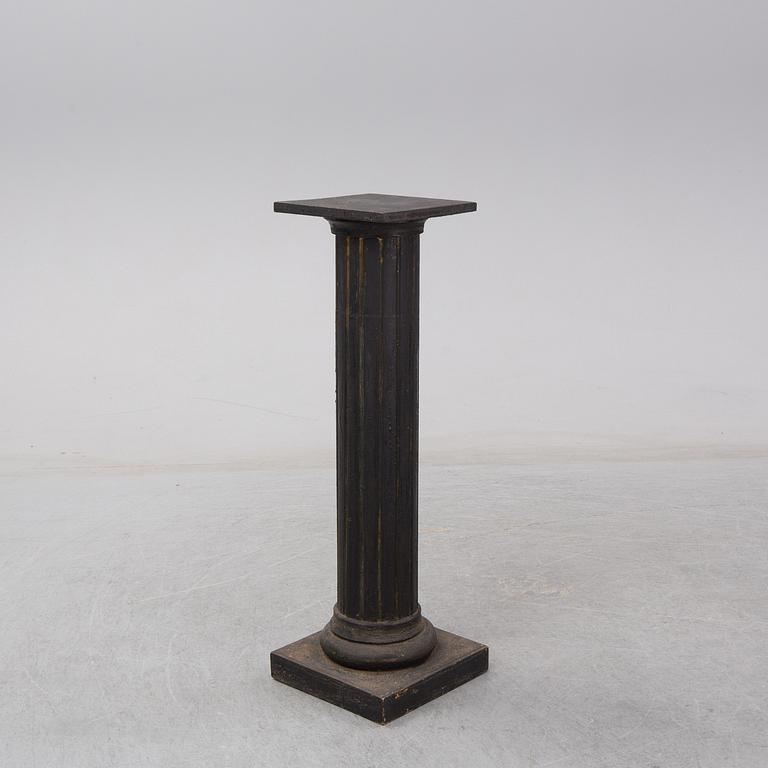 A late 19th century pedestal.