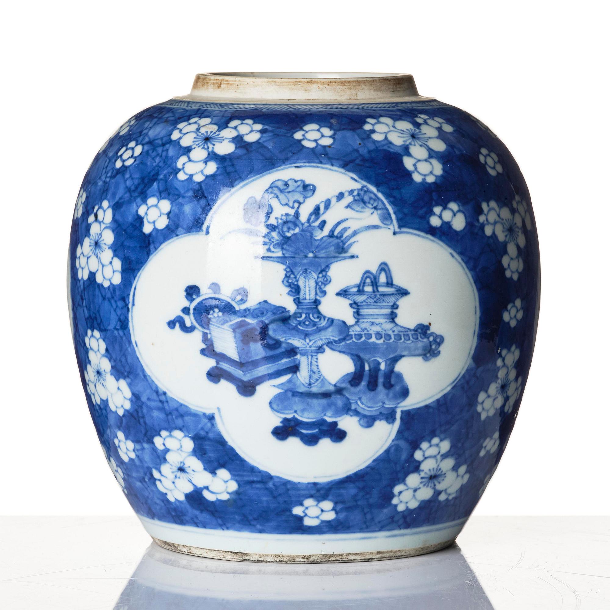 A blue and white 'antiques' jar, Qing dynasty, Kangxi (1662-1722).