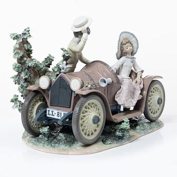 Salvador Debón, figurin, "Young couple with car", Lladró, Spanien 1982.