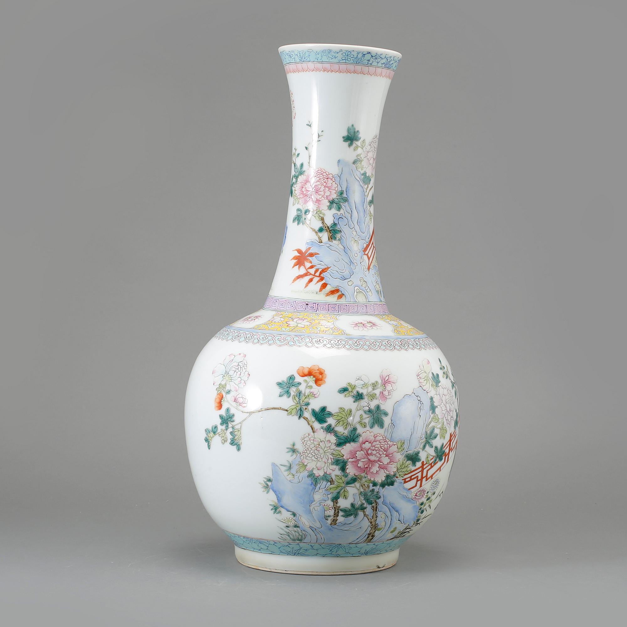VAS, porslin, Kina, 1900-tal.