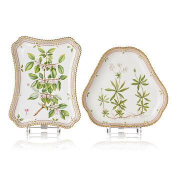 466. A set of two Royal Copenhagen 'Flora Danica' serving dishes, Denmark, 20th century.