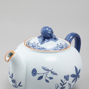 12 pieces of "Ostindia" table ware in earthenware, Rörstrand, 20th century.