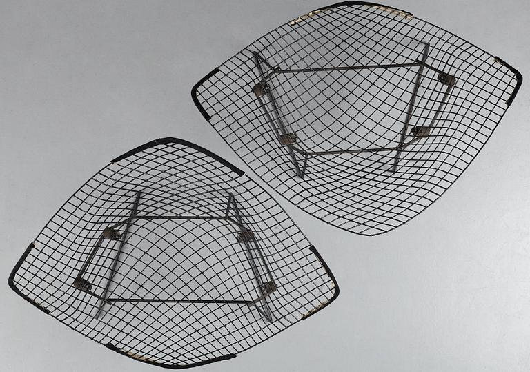 Harry Bertoia, a pair of "Wide Diamond" chairs, Knoll International, 1950-60's.