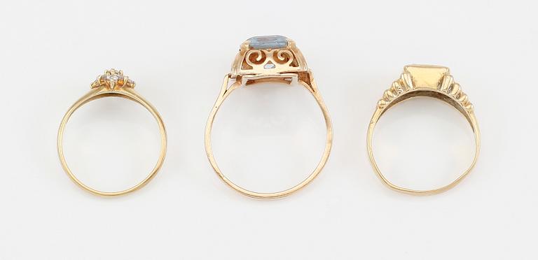 RINGAR, 3 st, 18K guld, blå- samt vita stenar.