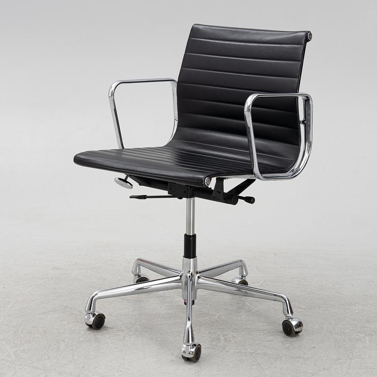 Charles & Ray Eames, kontorsstol, "EA117" Vitra.