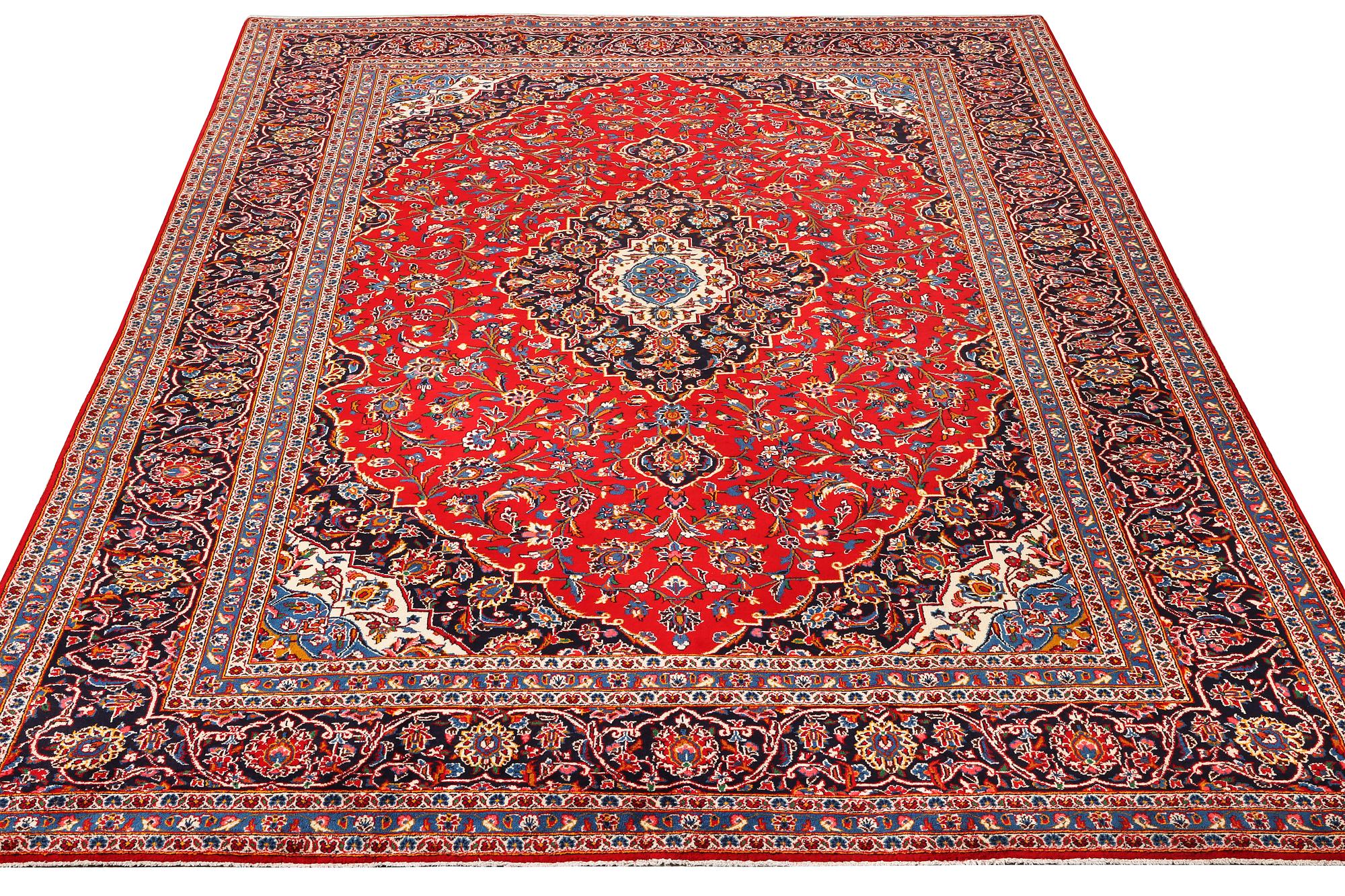 A Keshan carpet, c. 380 x 255 cm.