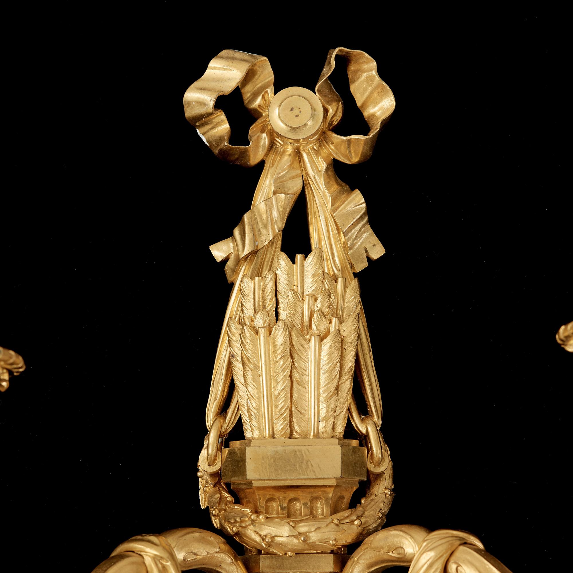APPLIQUER, för två ljus, fyra stycken, av Victor Paillard (1805-1886). Louis XVI-stil, 1800-talets andra hälft.