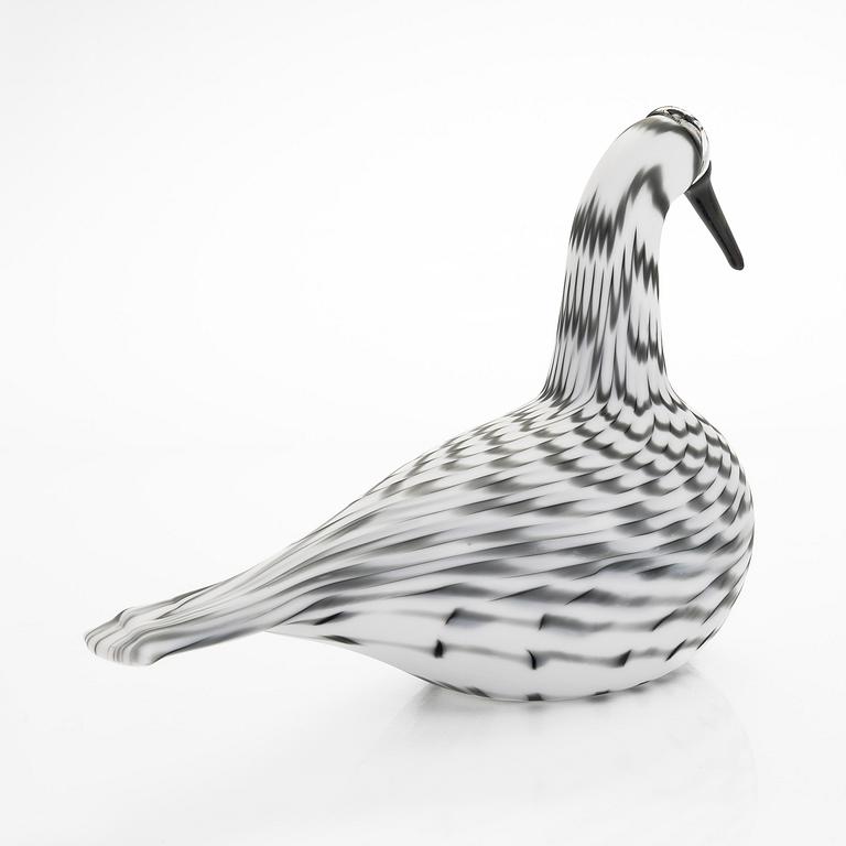Oiva Toikka, a 'Swan' glass bird, signed O. Toikka Nuutajärvi 128 2005.