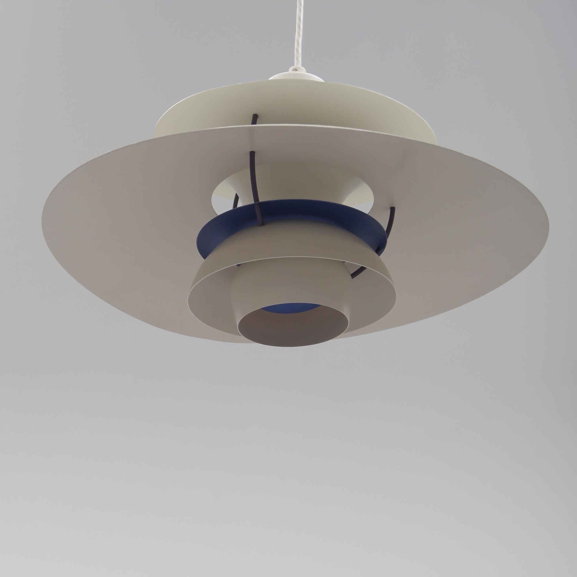 TAKLAMPA, PH-5, Poul Henningsen, Danmark, 1900-talets andra hälft. Höjd ca 25 cm.