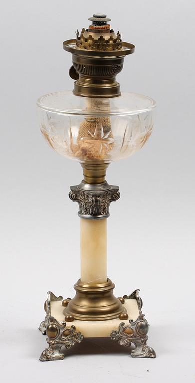 FOTOGENLAMPA, glas, patinerad metall samt alabaster, nyrenässans, 1800/1900-tal.