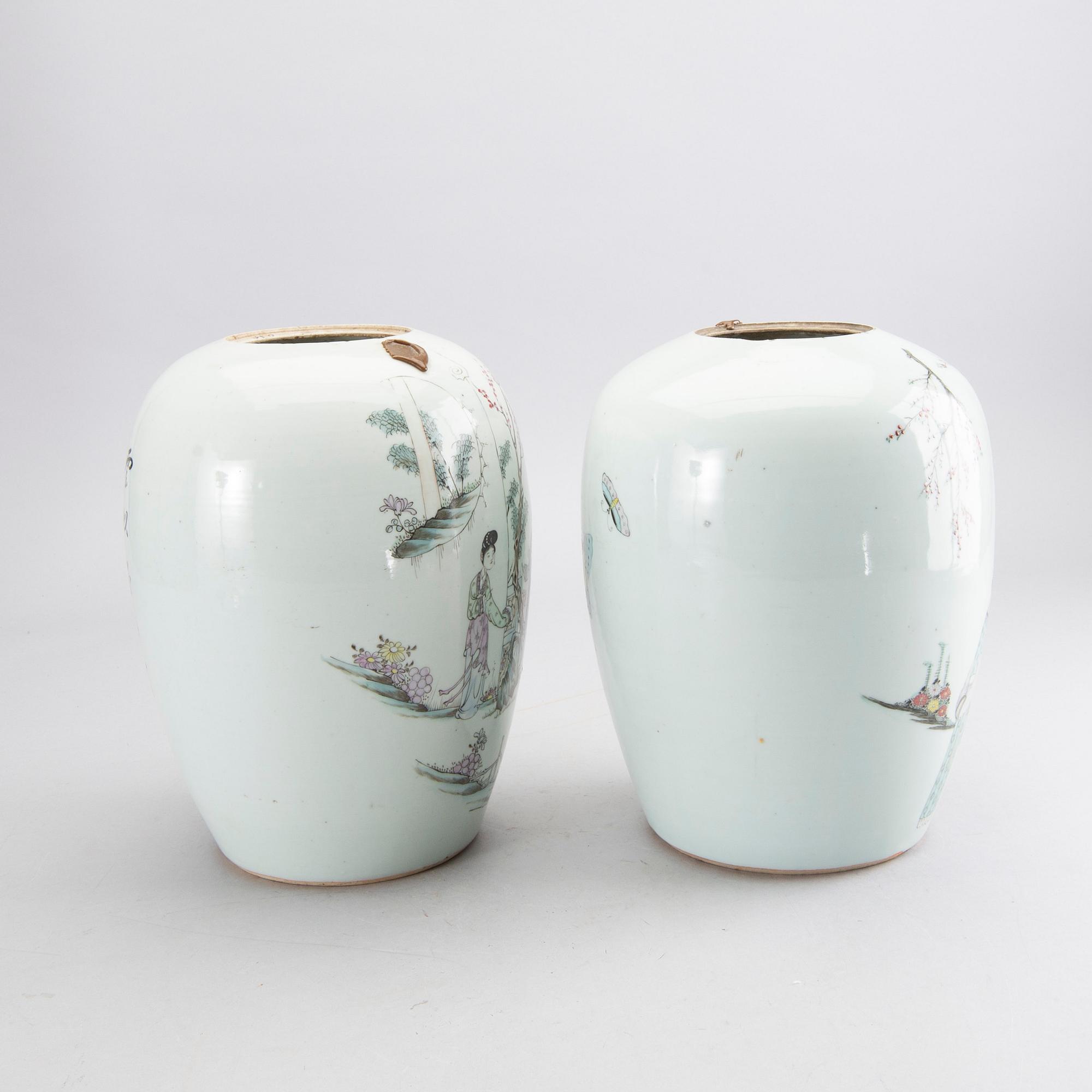 Two Chinese vases, Early 20th Century.