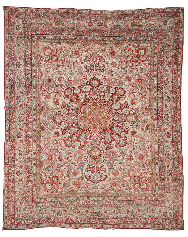 SEMI-ANTIQUE KERMAN LAVER. 354,5 x 285 cm.