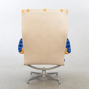 Bruno Mathsson, fåtölj, "Pernilla Roto" (Pernilla 2), 1900-talets andra hälft.