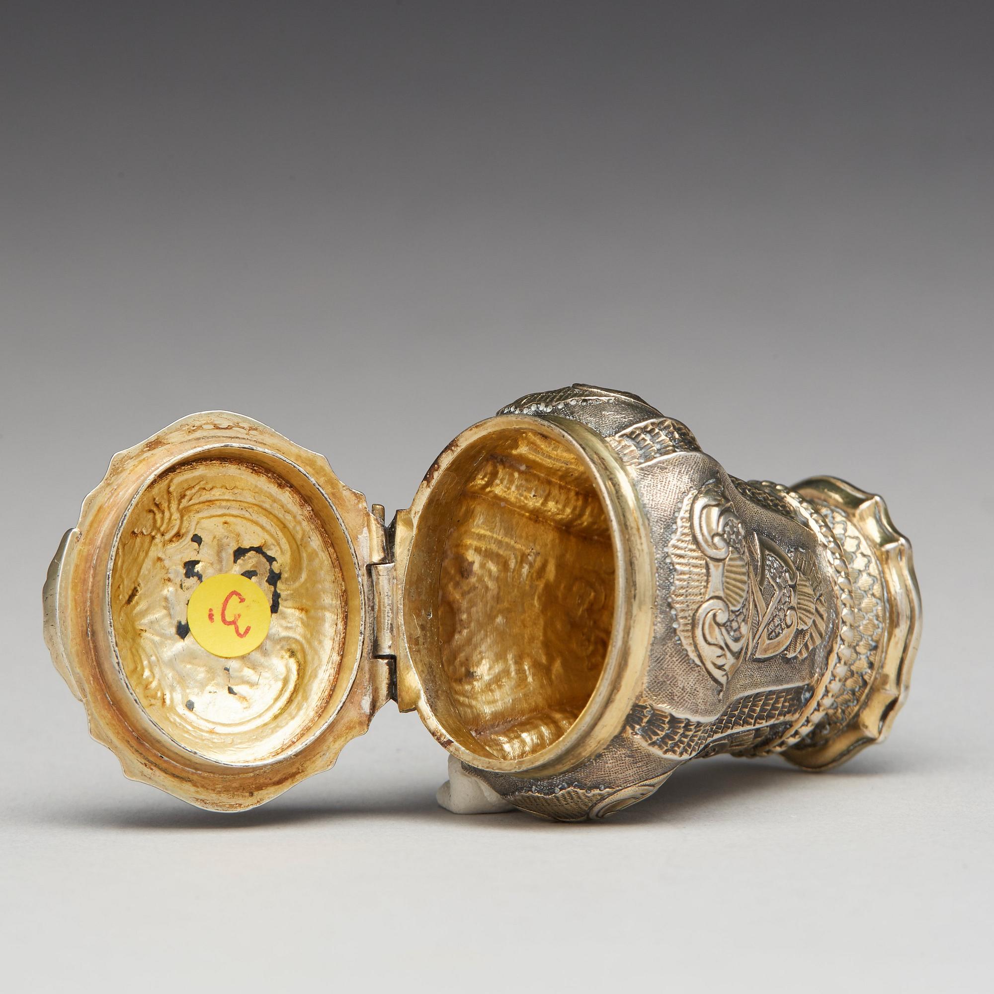 Paul G Zachun, luktdosa, silver, (verksam i Norrköping 1722-1753). Rokoko.