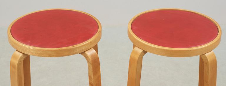 A pair of Alvar Aalto birch barstools, Svenska AB Artek Hedemora, 1946-56.