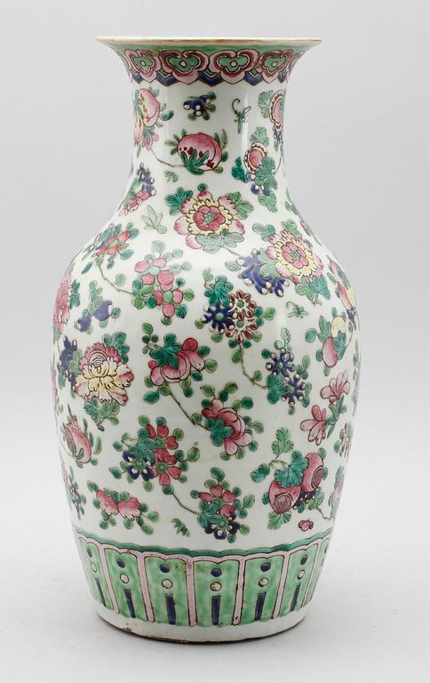 VAS, porslin, Kina, sannolikt 1800-tal.