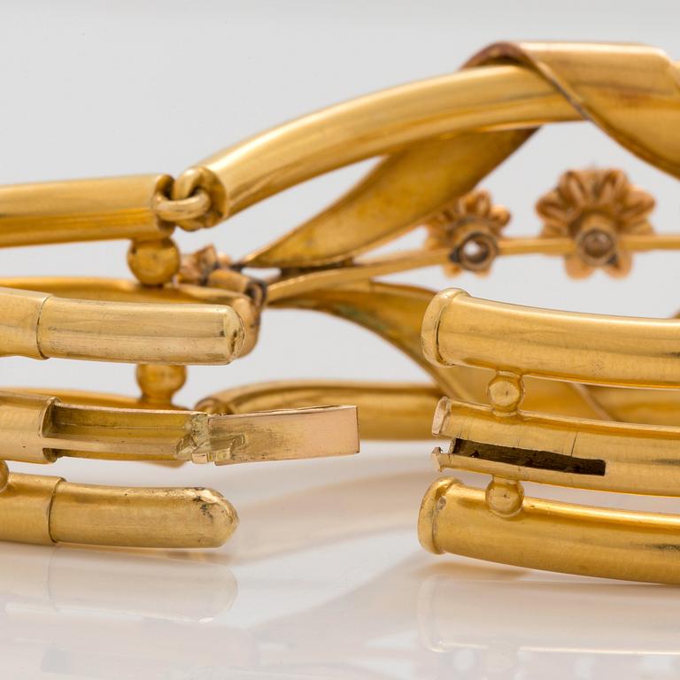ARMBAND med gammalslipade diamanter totalt ca 1.50 ct. Troligen 1890-tal.